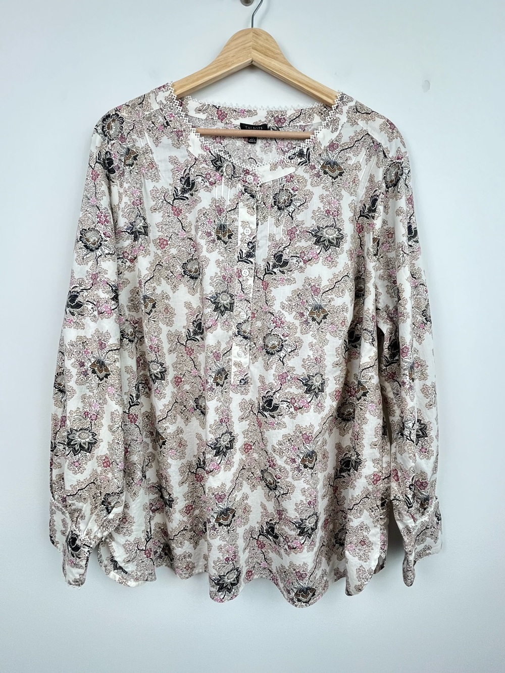 Talbots 100% cotton woven floral pintuck detail Cottagecore blouse, 2X.
